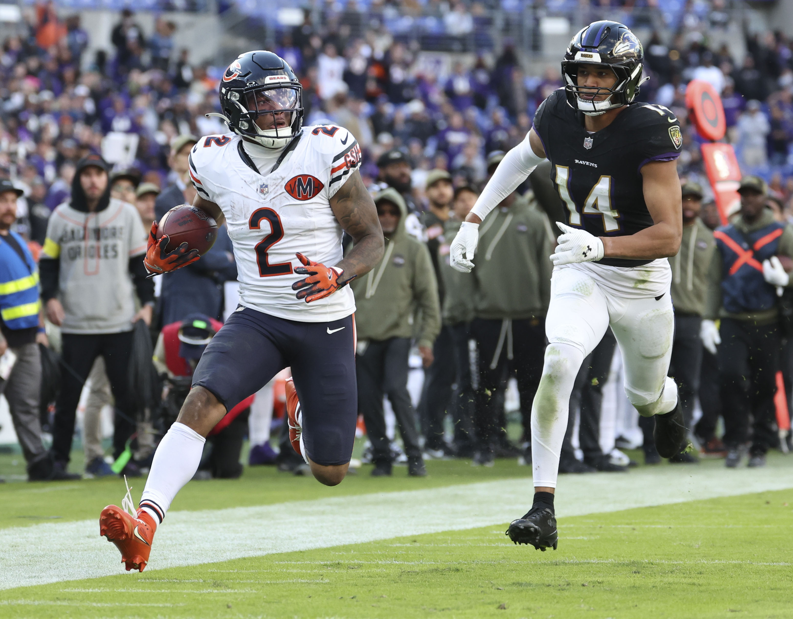 Chicago Bears wide receiver DJ Moore makes a long reception...