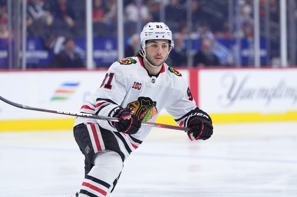 Chicago Blackhawks allow 2 goals in 19 seconds in loss