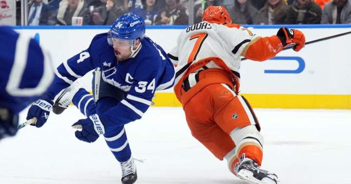 Maple Leafs top Ducks, lose Matthews to injury