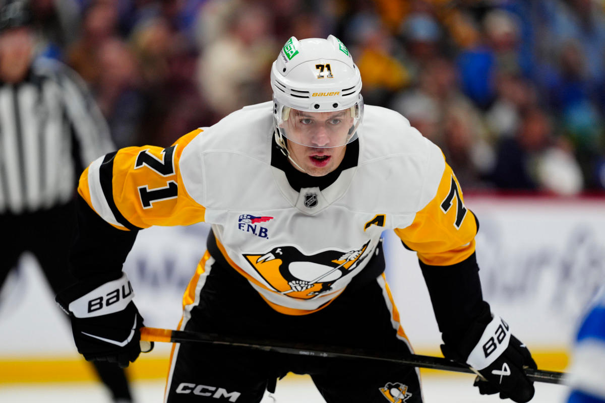 Pittsburgh Penguins center Evgeni Malkin (71) at Ball Arena.Ron Chenoy-Imagn Images