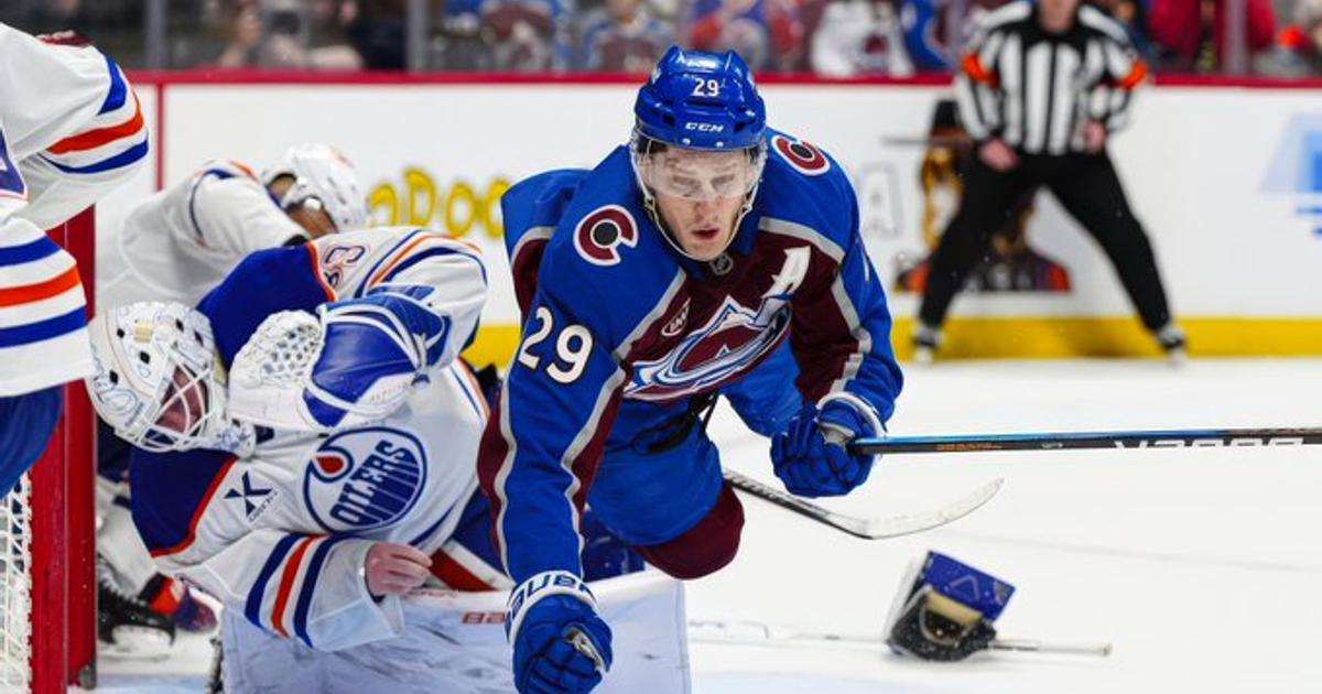 NHL reverses decision Nathan MacKinnon's goalie interference penalty