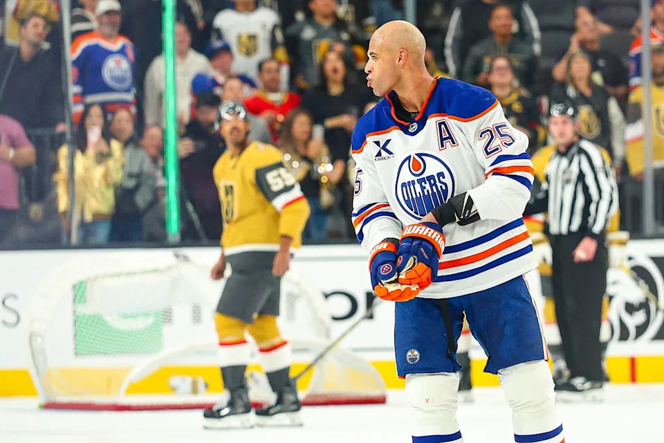 Edmonton Oilers D Darnell Nurse (25) blows a kiss towards the Vegas Golden Knights bench after a scrum at the end of the first period on Thursday, March 26, 2026, in Las Vegas, Nevada.