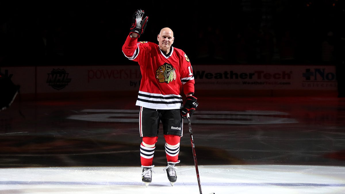 Troy Murray is honored at a Chicago Blackhawks game