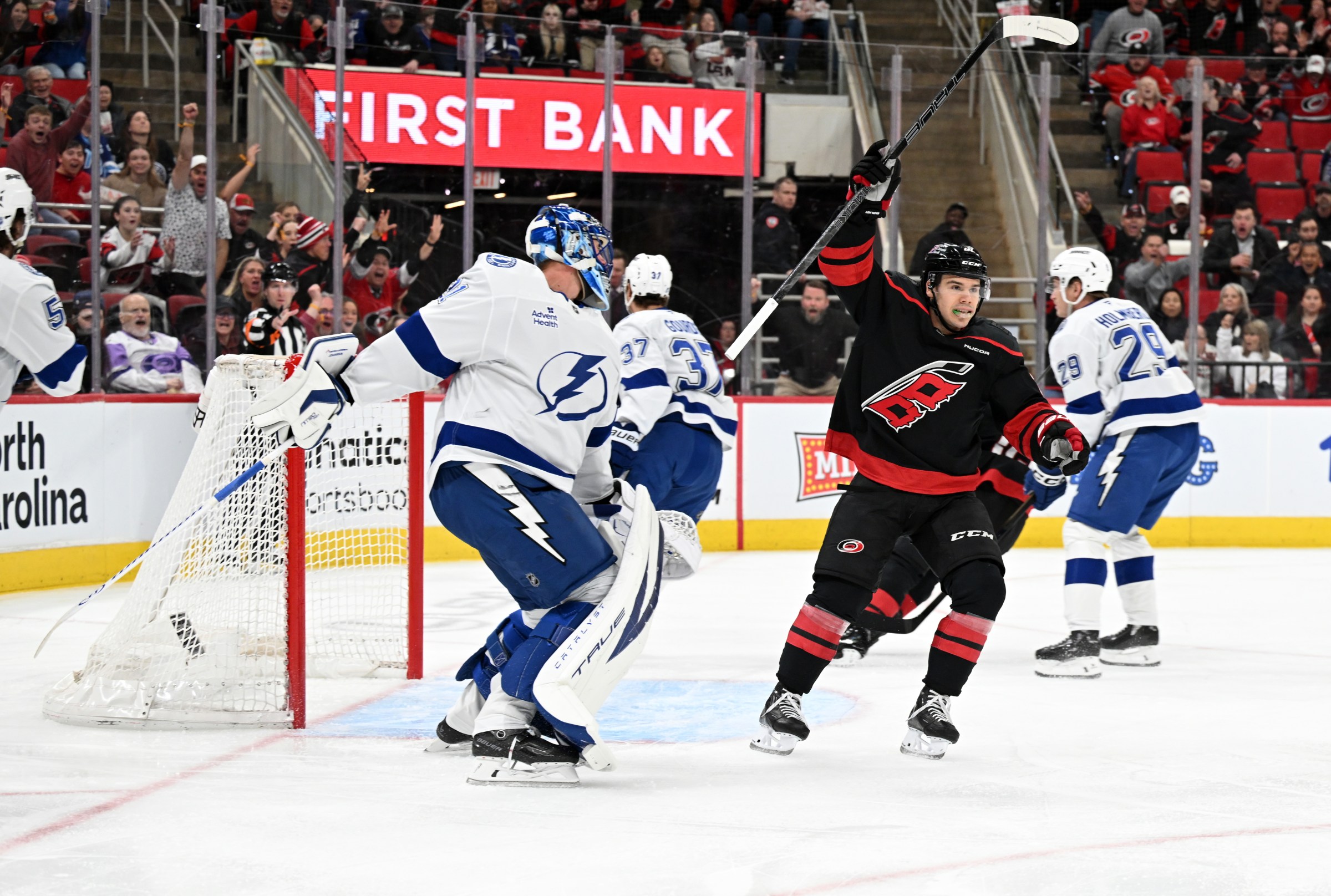 NHL: FEB 26 Lightning at Hurricanes