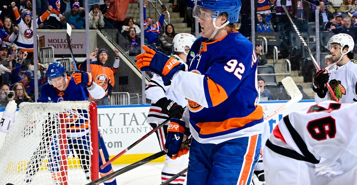 Blackhawks 4, Islanders 3: It’s a shame