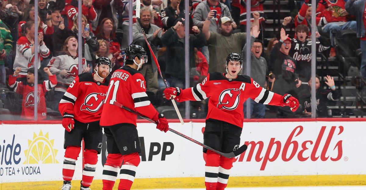 Devils Pepper Spencer Knight, Break Through in 5-3 Comeback Win Over Blackhawks