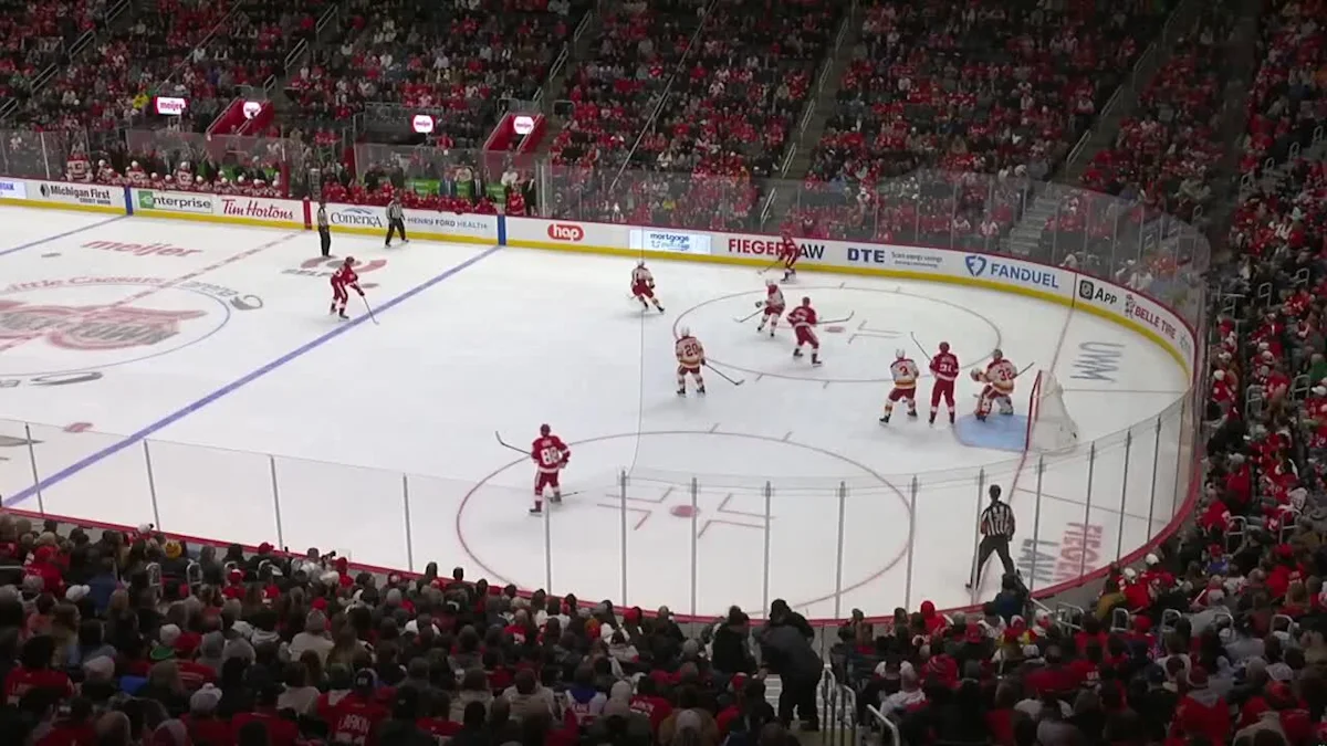 Moritz Seider with a Powerplay Goal vs. Calgary Flames