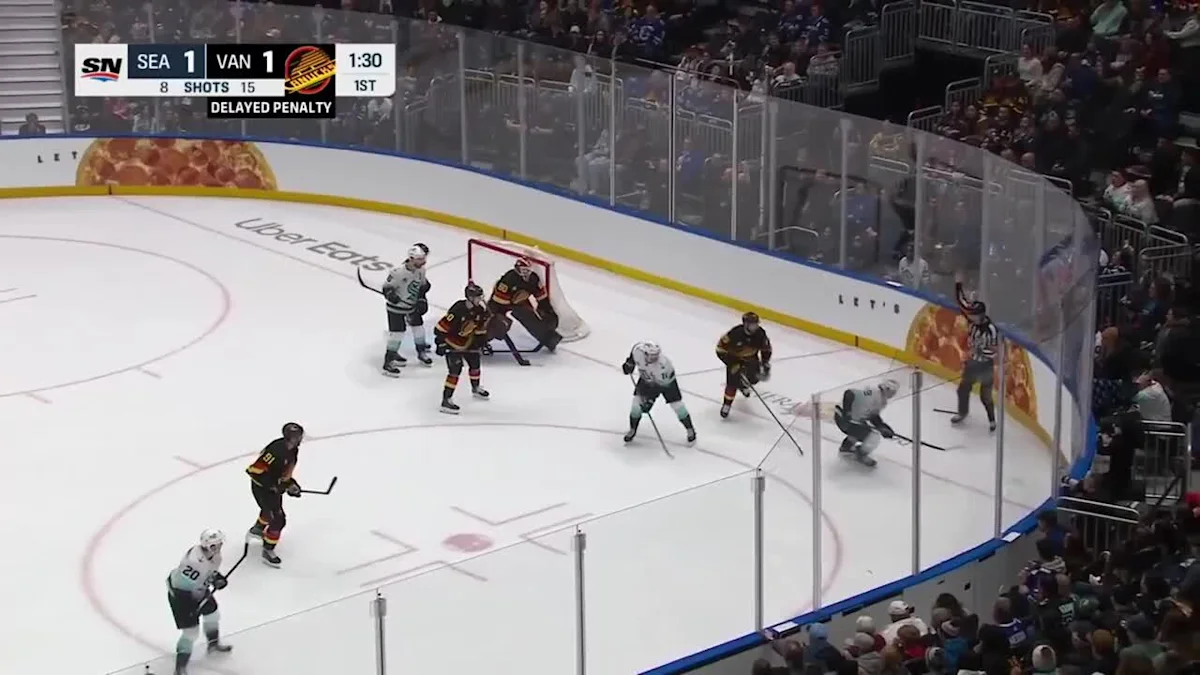 SEA@VAN: Tolopilo with a great save against Matty Beniers