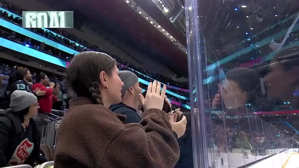 Jaden Schwartz with a Powerplay Goal vs. Carolina Hurricanes