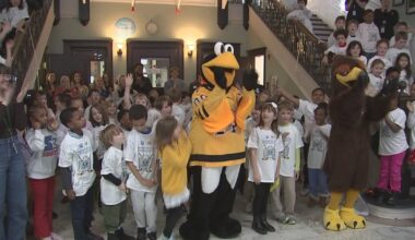 Pittsburgh Penguins team up with elementary school students to collect, recycle thousands of cans