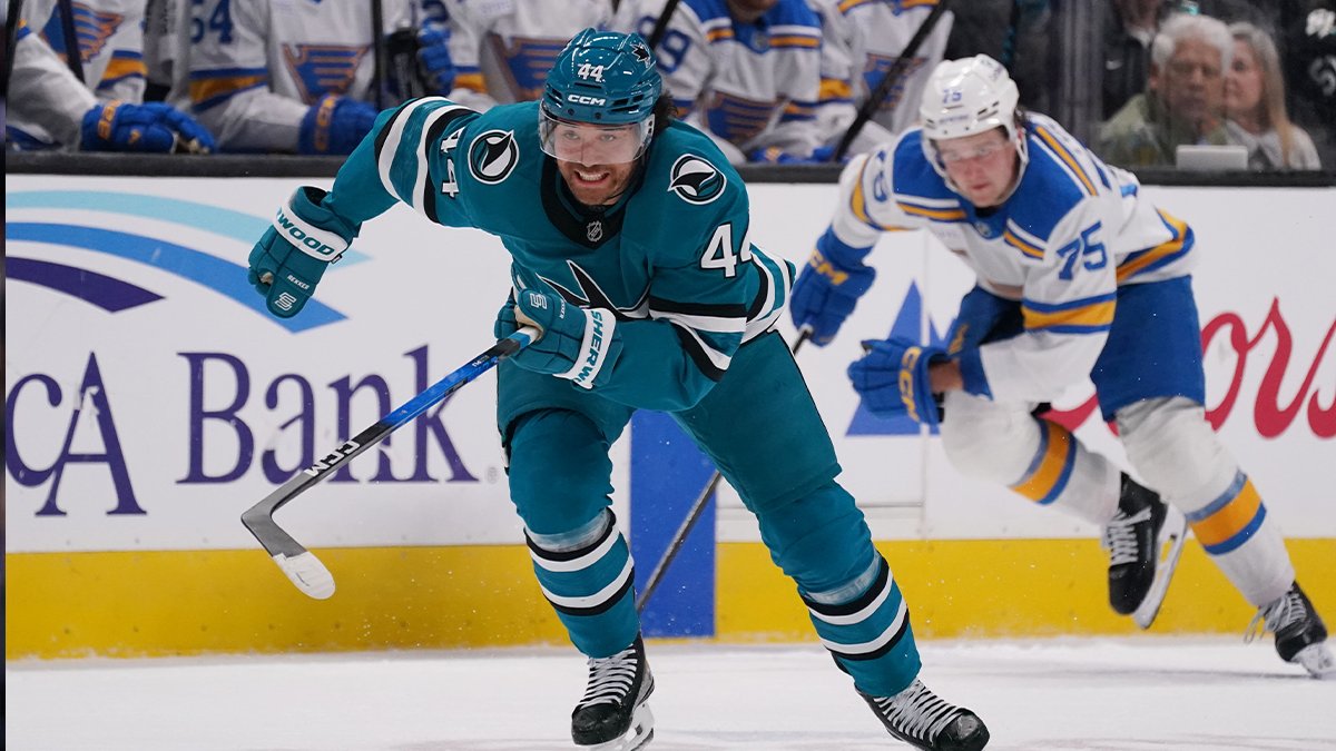 Kiefer Sherwood wills Sharks to a point despite OT loss to Blues – NBC Sports Bay Area & California