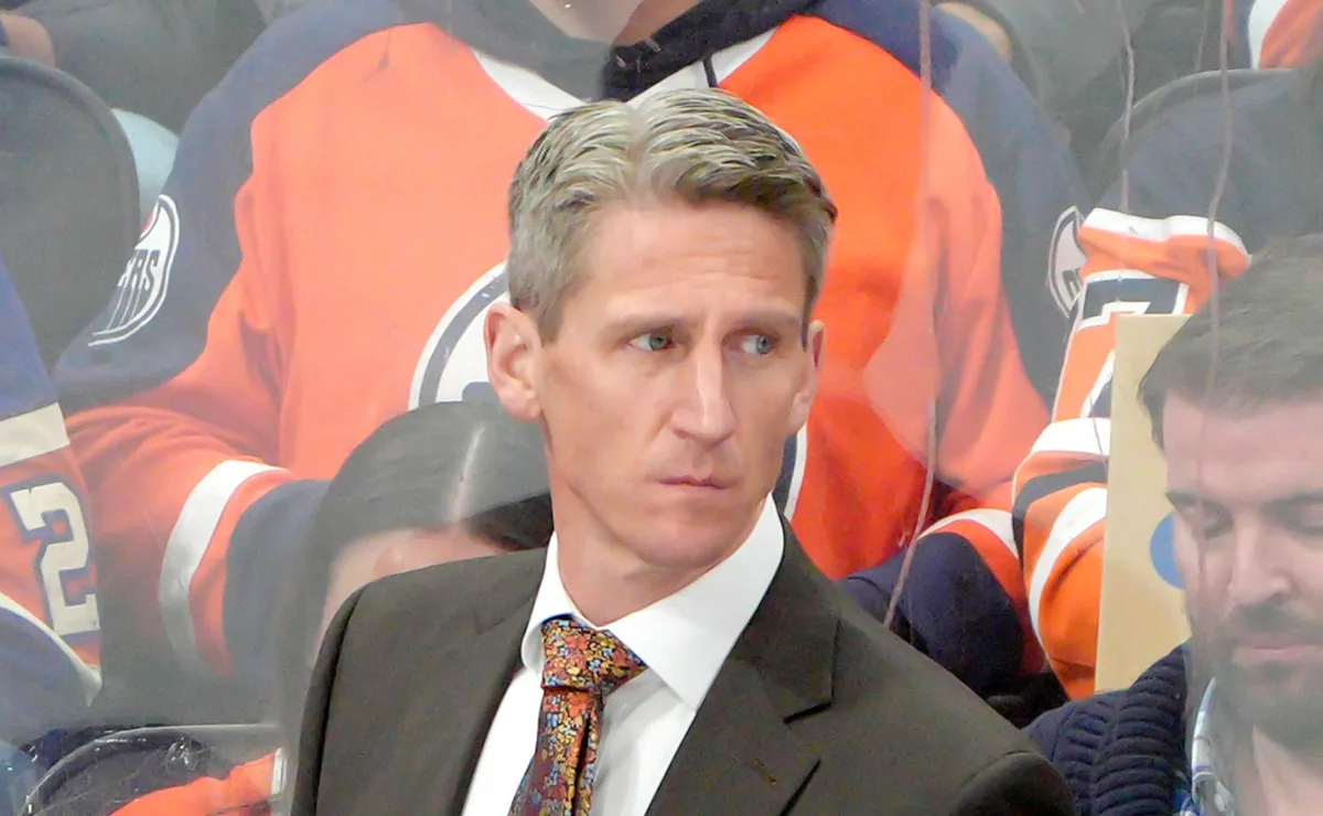 Oilers HC Kris Knoblauch directly responds to Connor McDavid's questioning