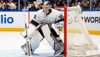 Kuemper makes 19 saves, Kings shut out Canucks to gain in West wild-card race