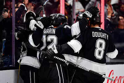 Los Angeles Kings left to fight alone in NHL playoff race after quiet trade deadline