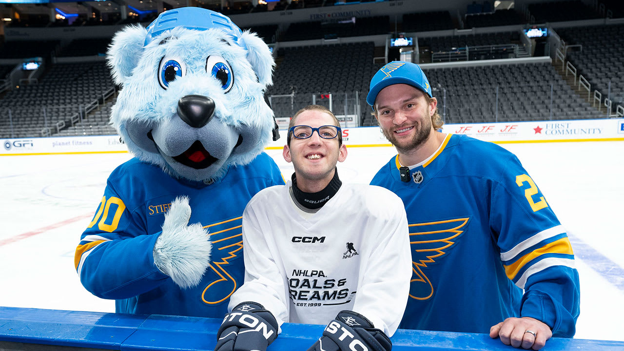 NHLPA Goals & Dreams, Walker donate equipment to Blues Special Hockey