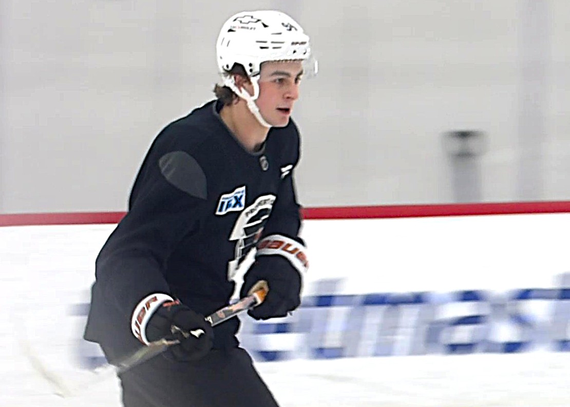 First Look at Porter Martone as a Flyer ► FLYERS NITTY GRITTY
