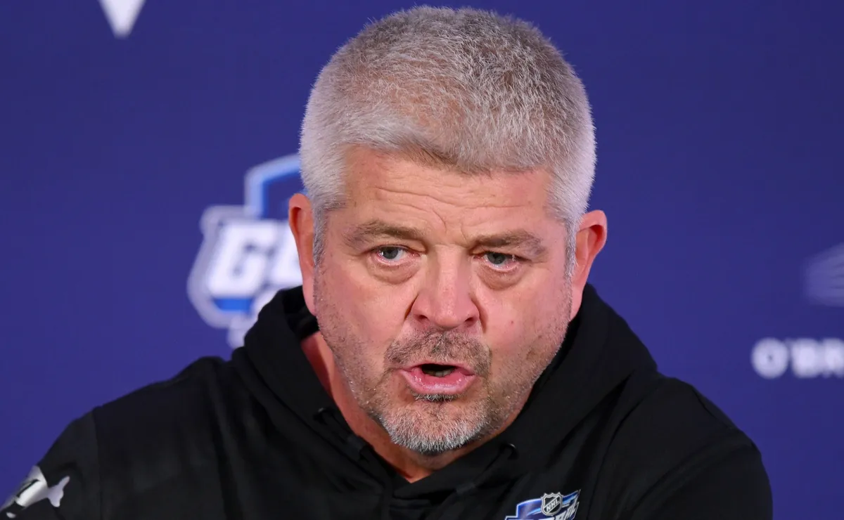 Red Wings' Todd McLellan cites ‘playoff atmosphere’ in win over Canadiens as DeBrincat shines