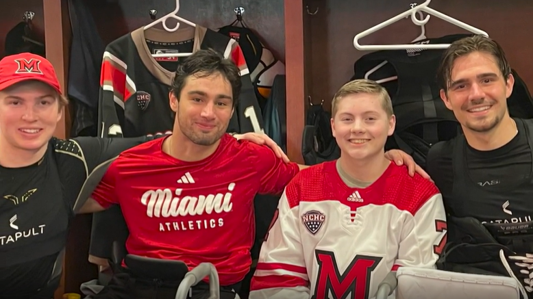Teen with ultra-rare disorder inspires national attention through hockey