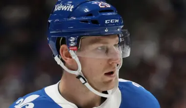 Jared Bednar reacts to Nathan MacKinnon's criticism as Avalanche make roster move