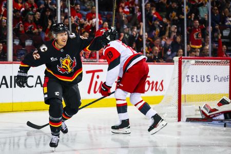 Flames Upset Conference-Leading Hurricanes 5-4 Behind Strome’s Team Debut