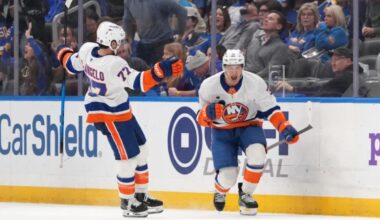 Islanders' late magic continues with comeback win over Blues