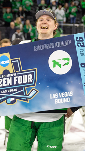 (photo: Bill Prout, CenterIceView)