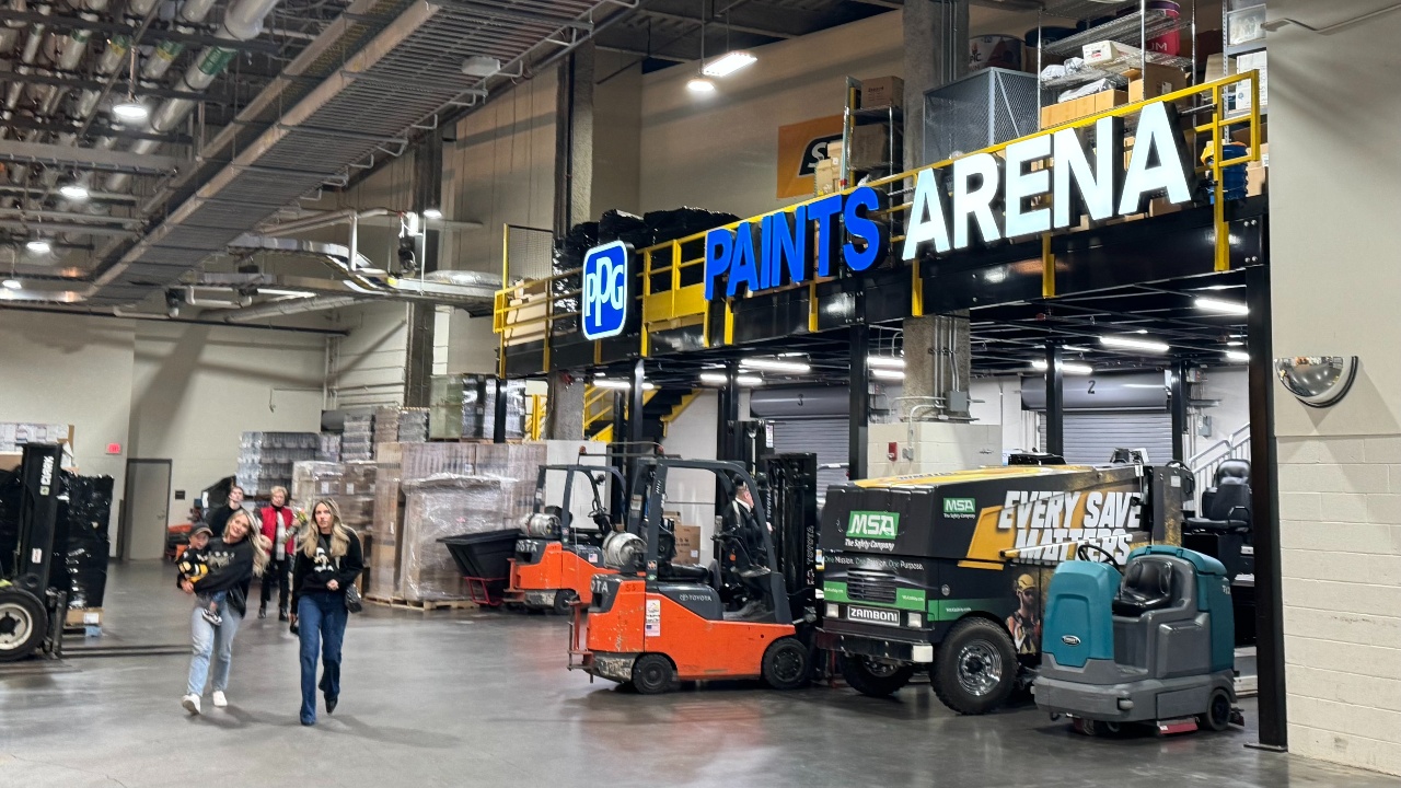 Penguins vs. Avalanche, 7:08 p.m.