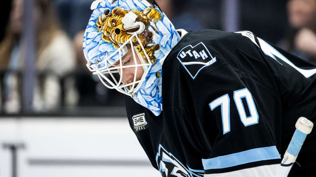 Mammoth suffer first home shutout of season in 4-0 loss to Blackhawks