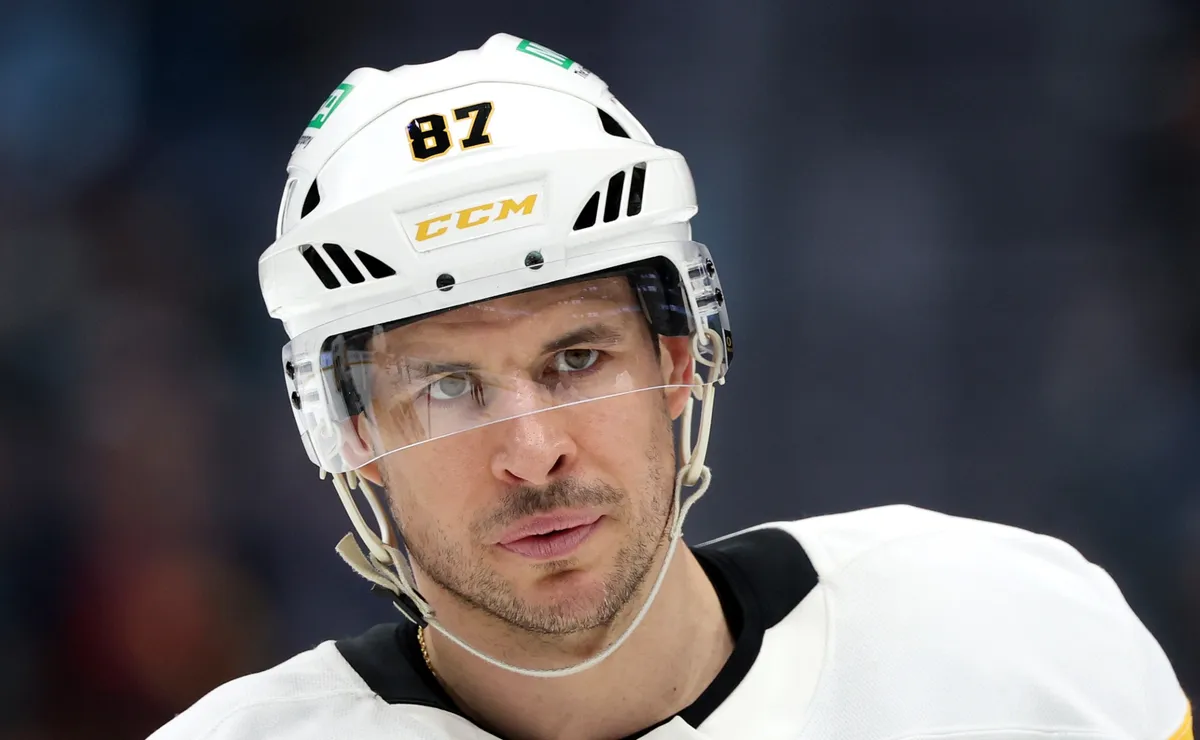 Sidney Crosby could get help with trade as Penguins GM Kyle Dubas sends clear message amid Evgeni Malkin's rumors