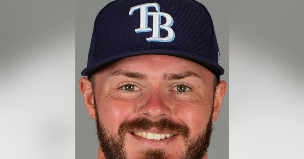 Rays infielder Gavin Lux will start the season on the injured list