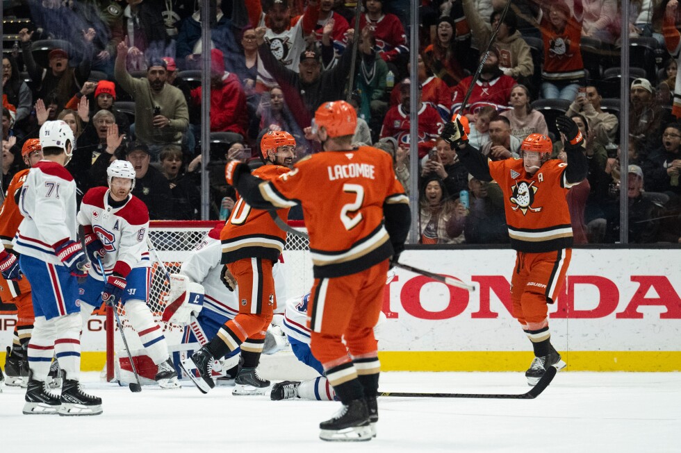 Chris Kreider's 4-point night, late tying goal push Anaheim Ducks past Montreal Canadiens 6-5