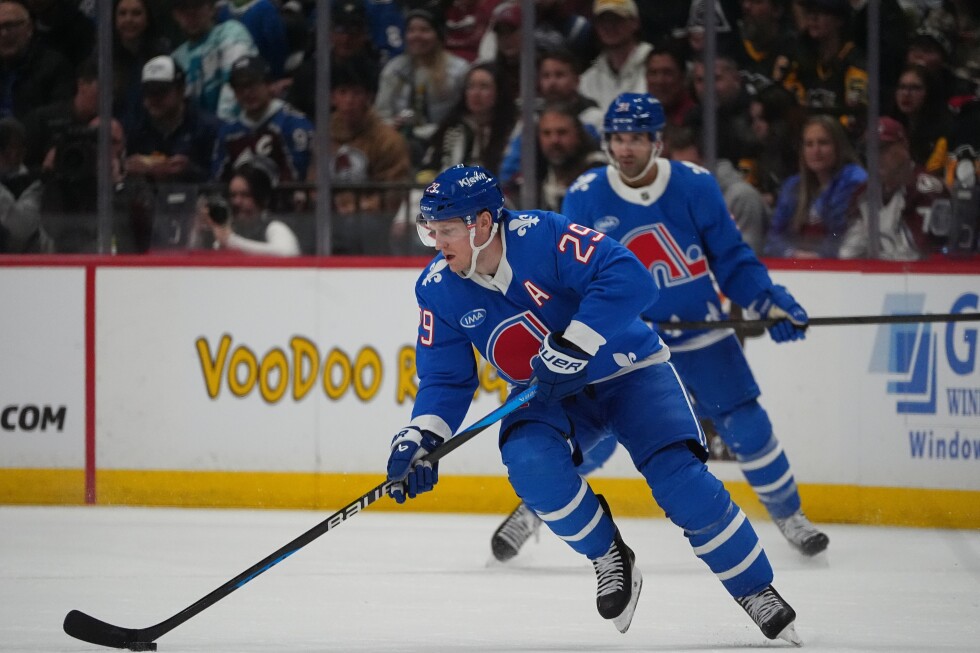 Avalanche's lead down to 3 points ahead of matchup against Stars