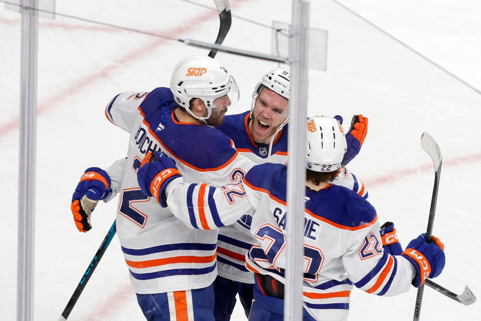 Oilers, Golden Knights heading opposite directions after playoff-like atmosphere