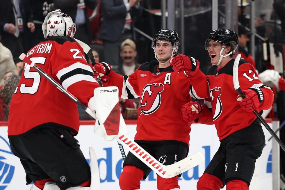 Cotter and Bratt score in shootout to lead New Jersey Devils past Toronto Maple Leafs 4-3