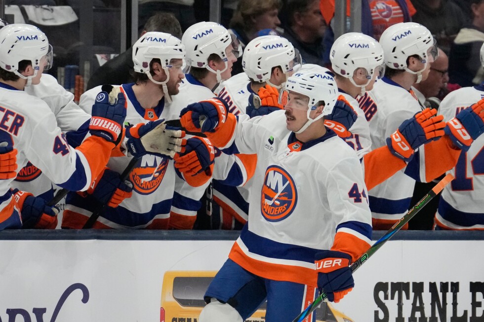 Islanders extend winning streak to 4 with 4-3 overtime victory over Blue Jackets