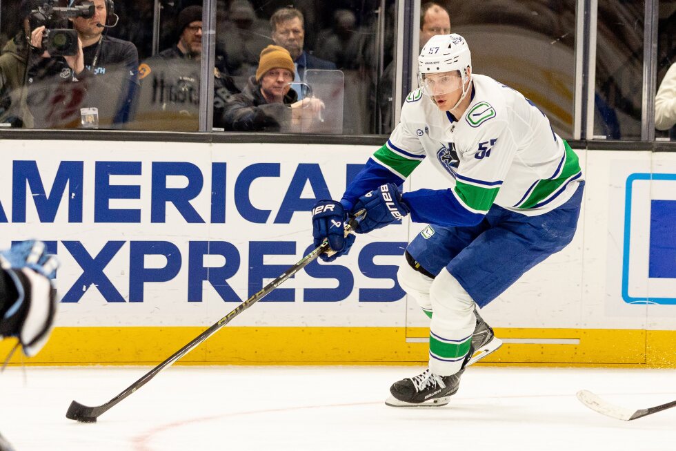 Stars acquire defenseman Tyler Myers in a trade with the Canucks