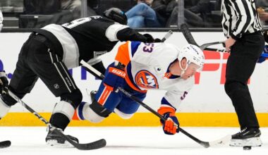 Bo Horvat scores for Islanders off faceoff taken with a second left in 2nd period