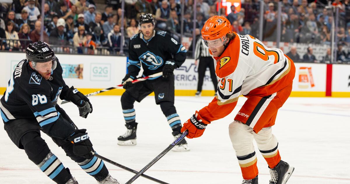 Alex Killorn and Ducks defeat Mammoth to increase their division lead
