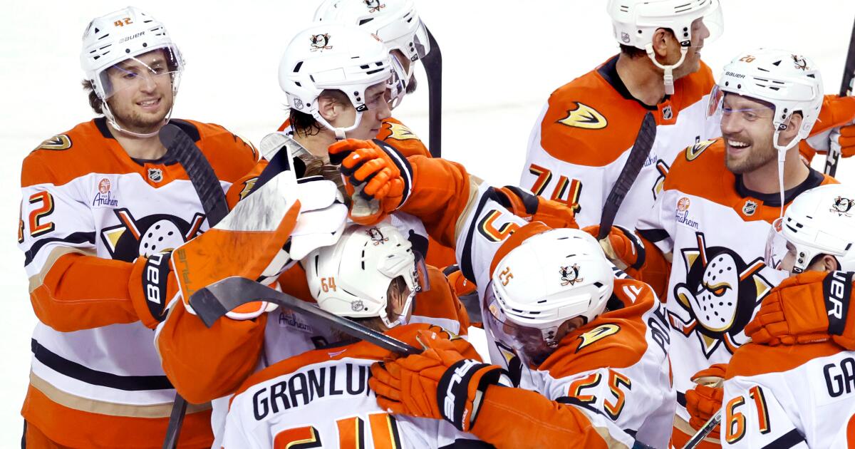 Mikael Granlund's hat trick gives the Ducks a win over the Flames