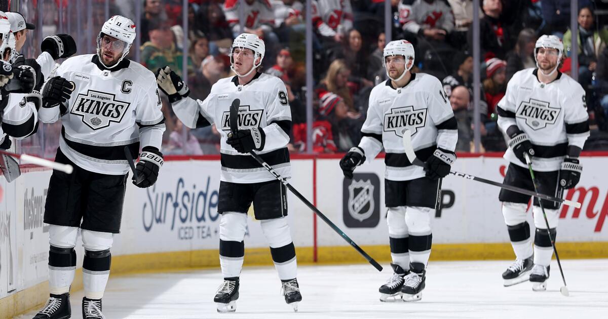 Anze Kopitar passes Dionne to become Kings' all-time leading scorer