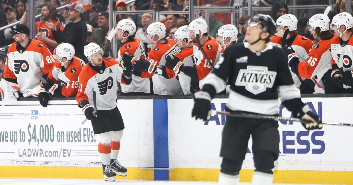 Kings lose to Flyers, but move back into wild-card spot