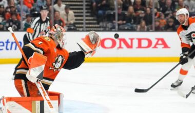 Flyers edge the Ducks in overtime