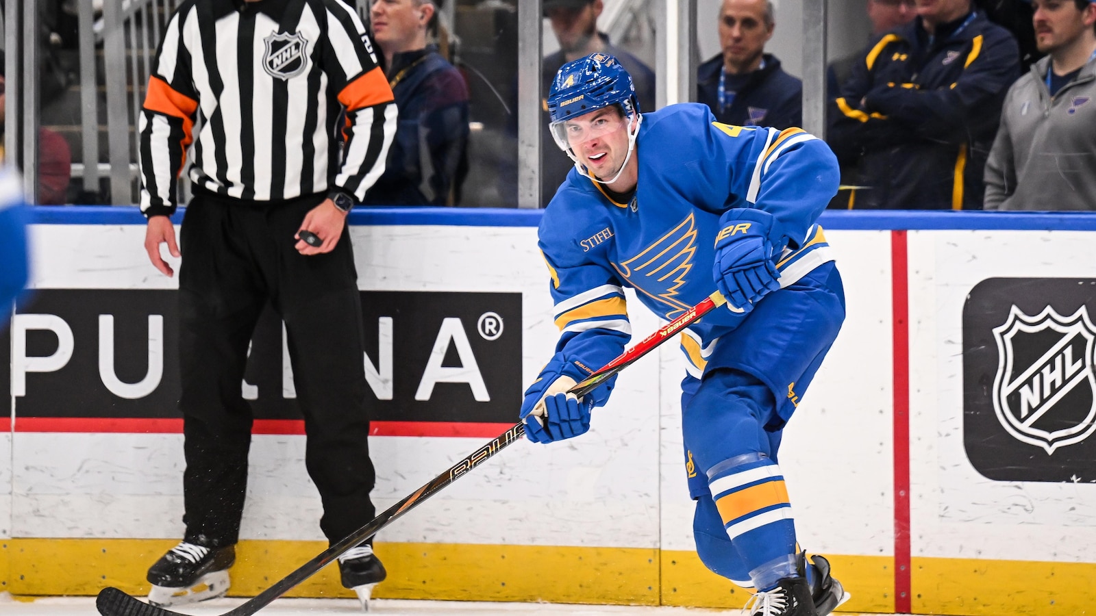 Holloway, Binnington lead Blues to 5-1 win over Maple Leafs