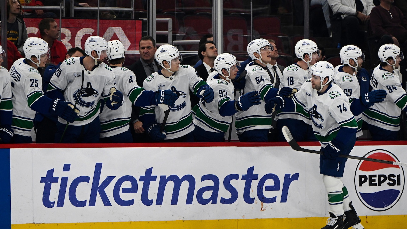 NHL-worst Canucks beat the Blackhawks 6-3 to end a 7-game skid