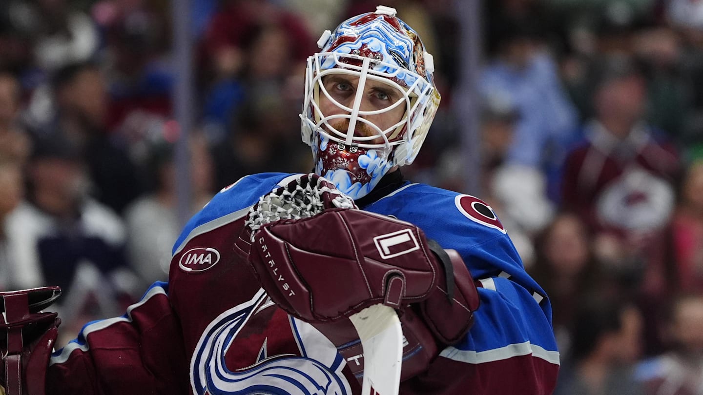 Mar 30, 2026; Denver, Colorado, USA; Colorado Avalanche goaltender Scott Wedgewood (41) during the third period against the Calgary Flames at Ball Arena. Mandatory Credit: Ron Chenoy-Imagn Images