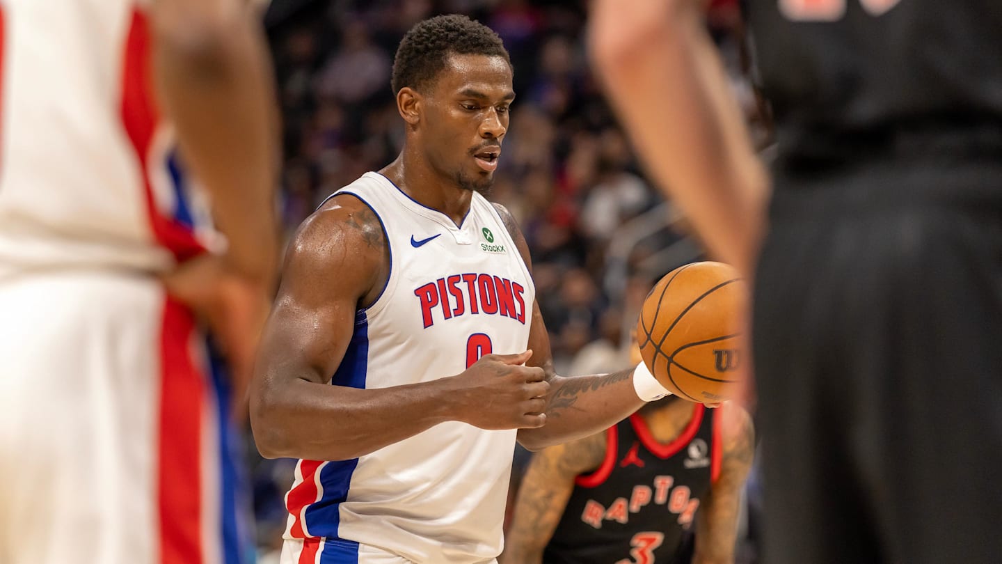 Alex DeBrincat squares up against Porter Martone