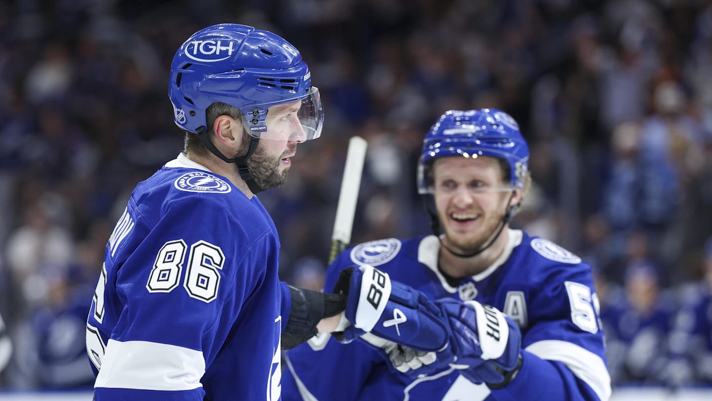 The Lightning Travel to Buffalo for a Huge Divisional Matchup