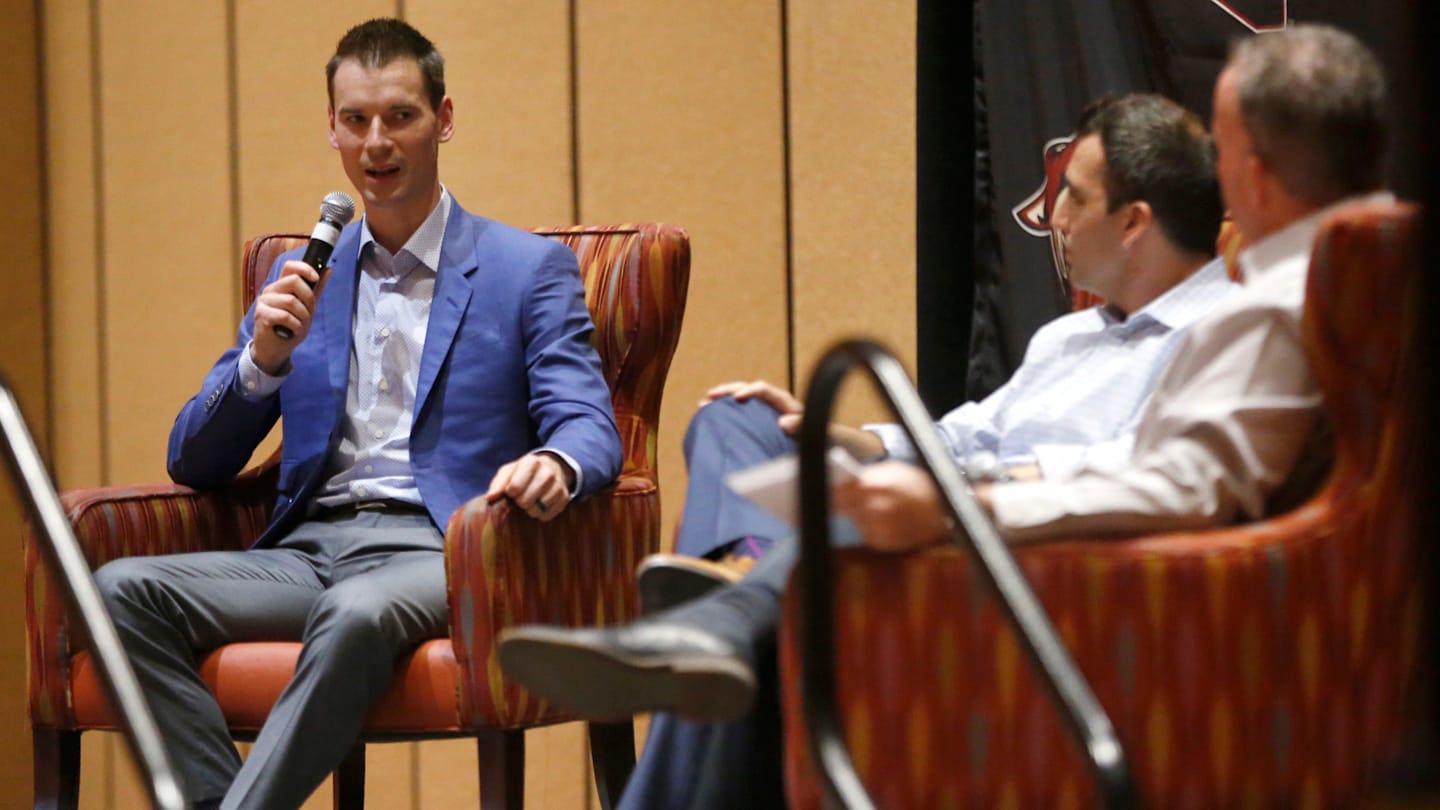 Former Coyotes GM John Chayka answers questions from Matt McConnell (R)