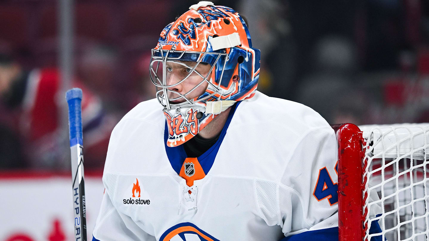 Dec 3, 2024; Montreal, Quebec, CAN; New York Islanders goalie Semyon Varlamov (40) looks on during warm-up before the game against the Montreal Canadiens at Bell Centre. Mandatory Credit: David Kirouac-Imagn Images