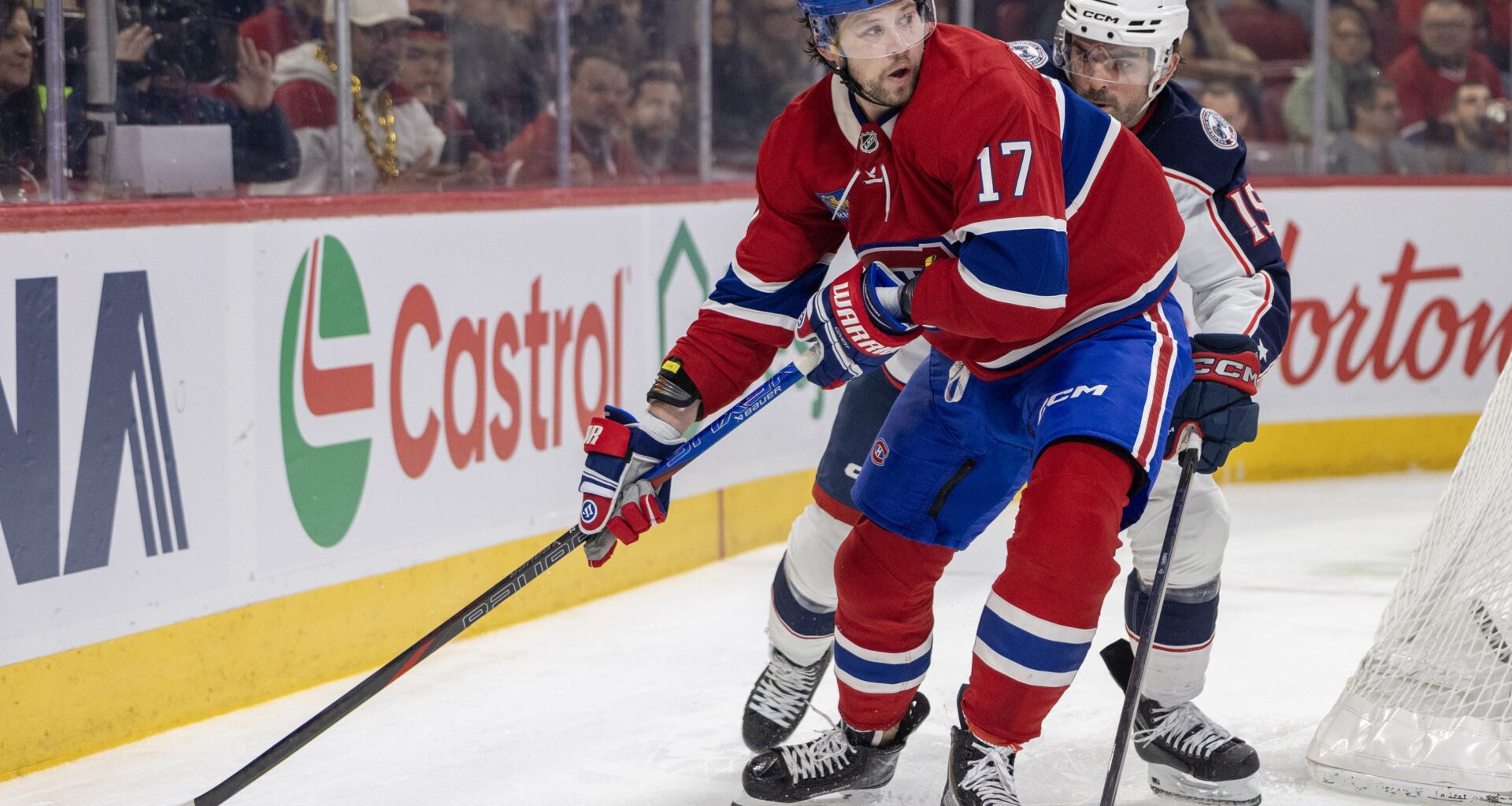 Canadiens winger Josh Anderson holds off Columbus Blue Jackets
